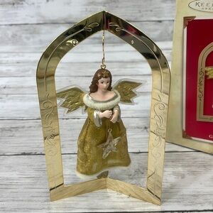 HALLMARK GLAD TIDINGS CHRISTMAS ORNAMENT 2003 vintage angel